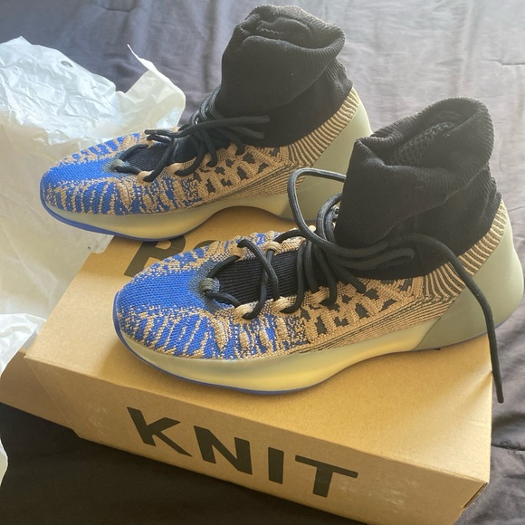 YEEZY BASKETBALL KNIT RARE COLOR 🔵 - Picture 3 of 6